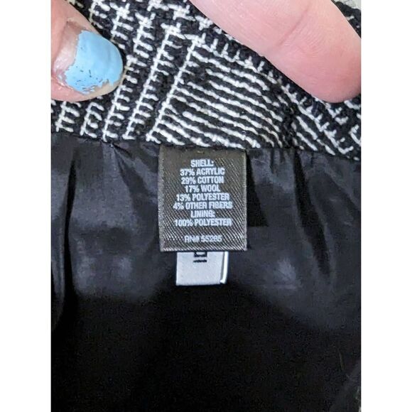 Express Design Studio Black White Pleated Pencil Skirt - Size 0 - Picture 6 of 6